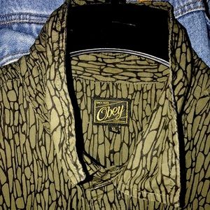 Obey XL green black long sleeve
